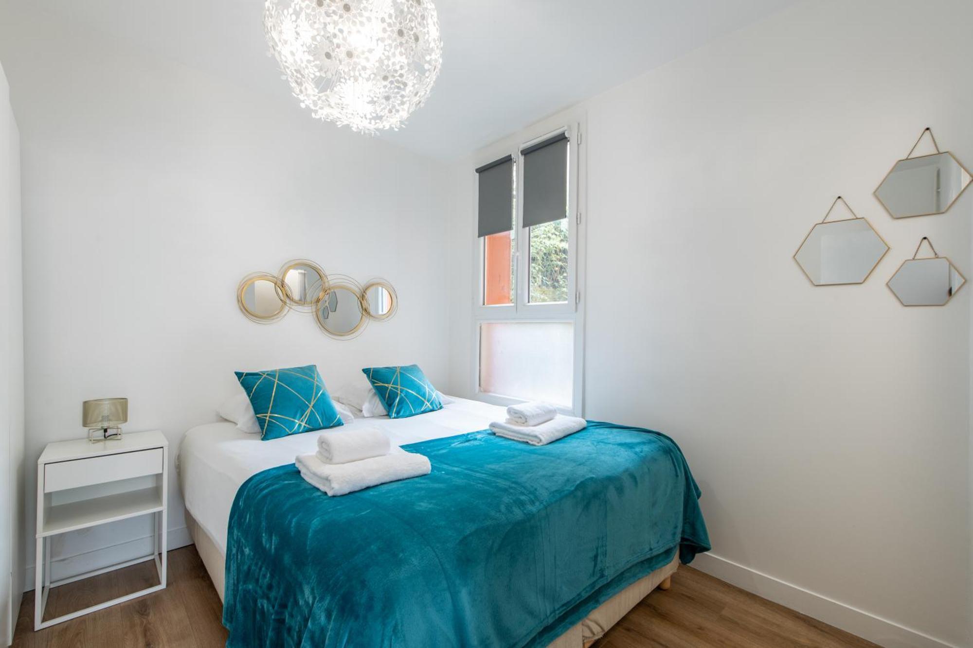 Spacious And Bright 2-Bedroom Large Apartment Very Close To Paris - Near Metro Булон Биянкур Екстериор снимка