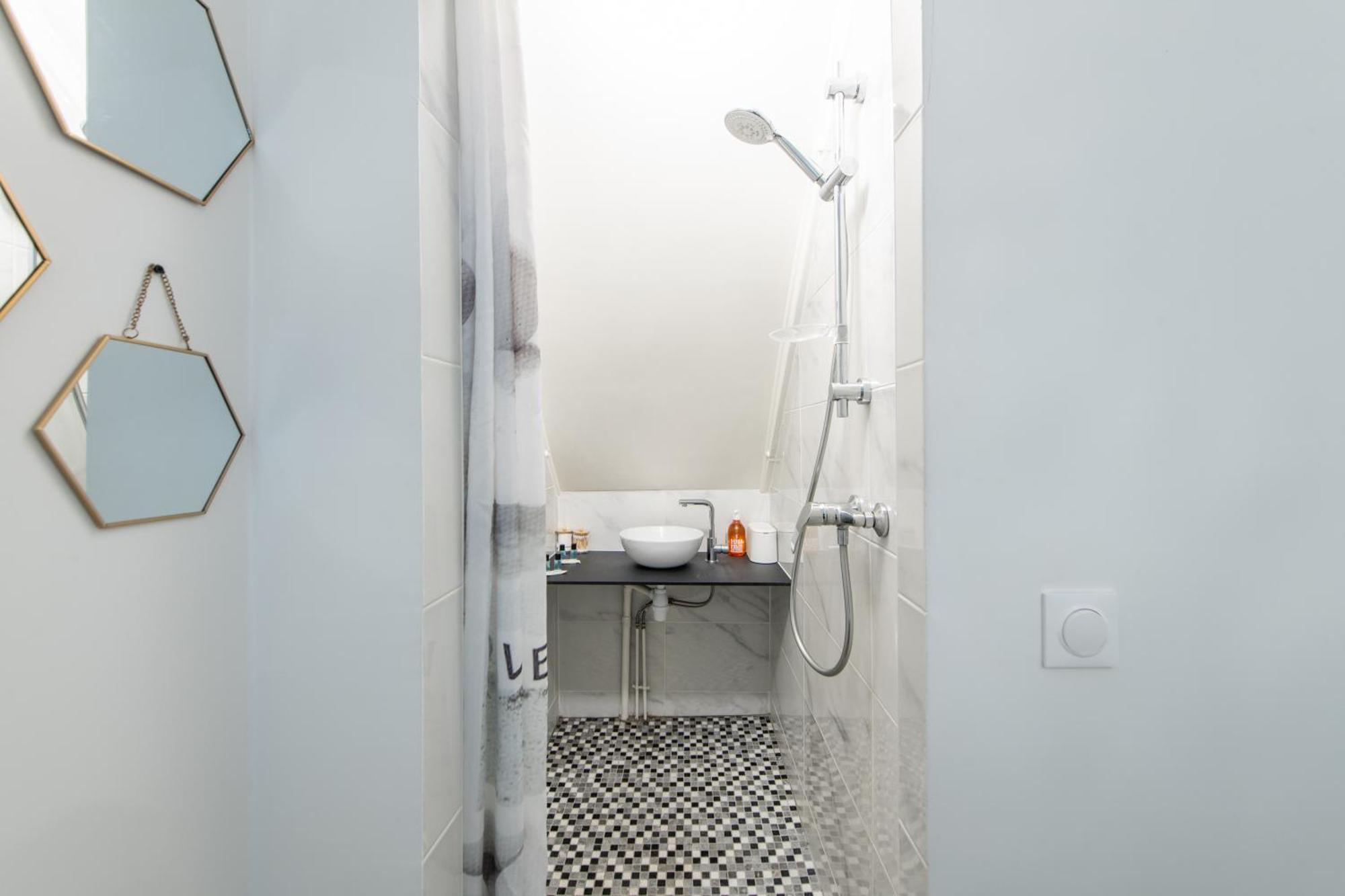 Spacious And Bright 2-Bedroom Large Apartment Very Close To Paris - Near Metro Булон Биянкур Екстериор снимка