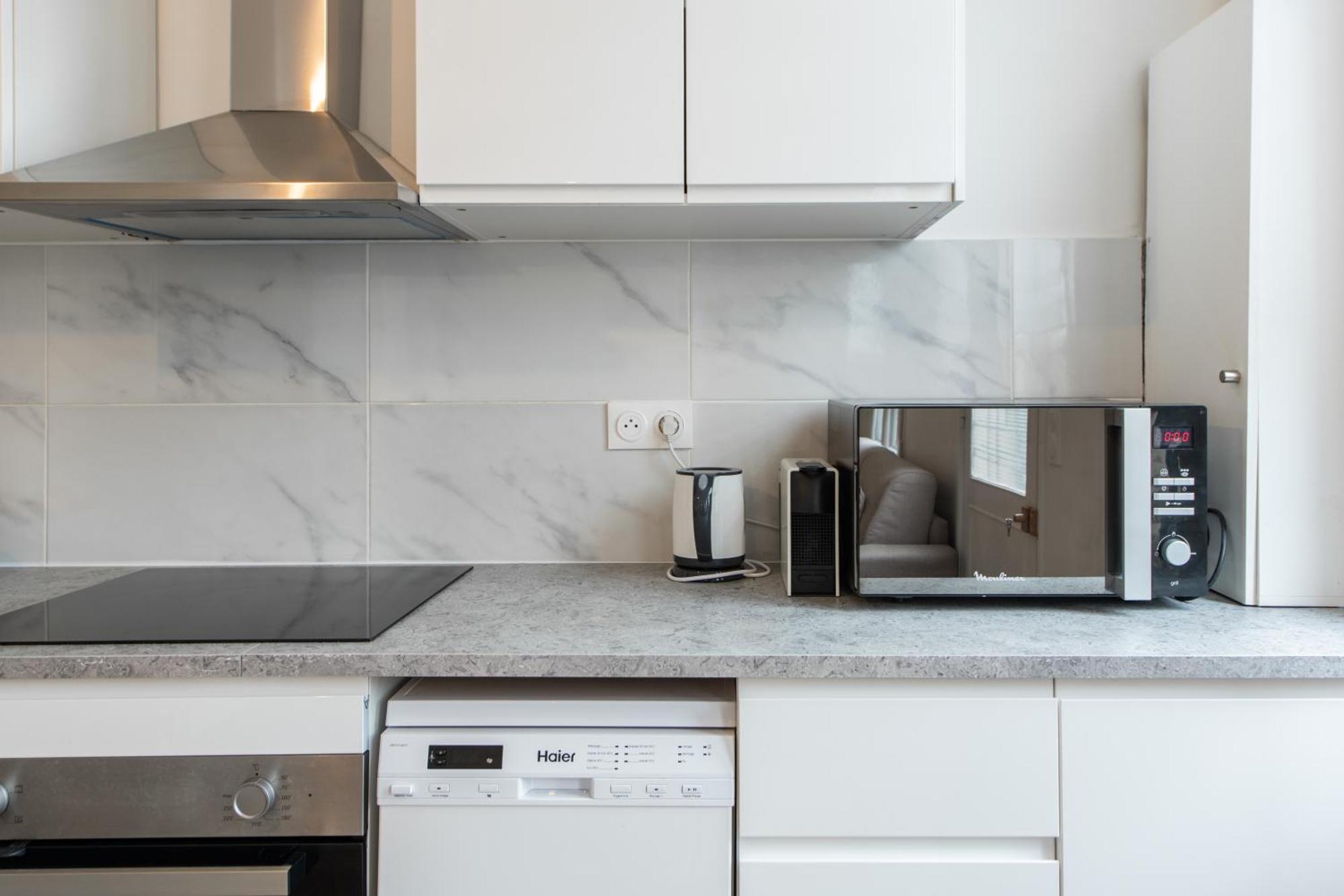 Spacious And Bright 2-Bedroom Large Apartment Very Close To Paris - Near Metro Булон Биянкур Екстериор снимка