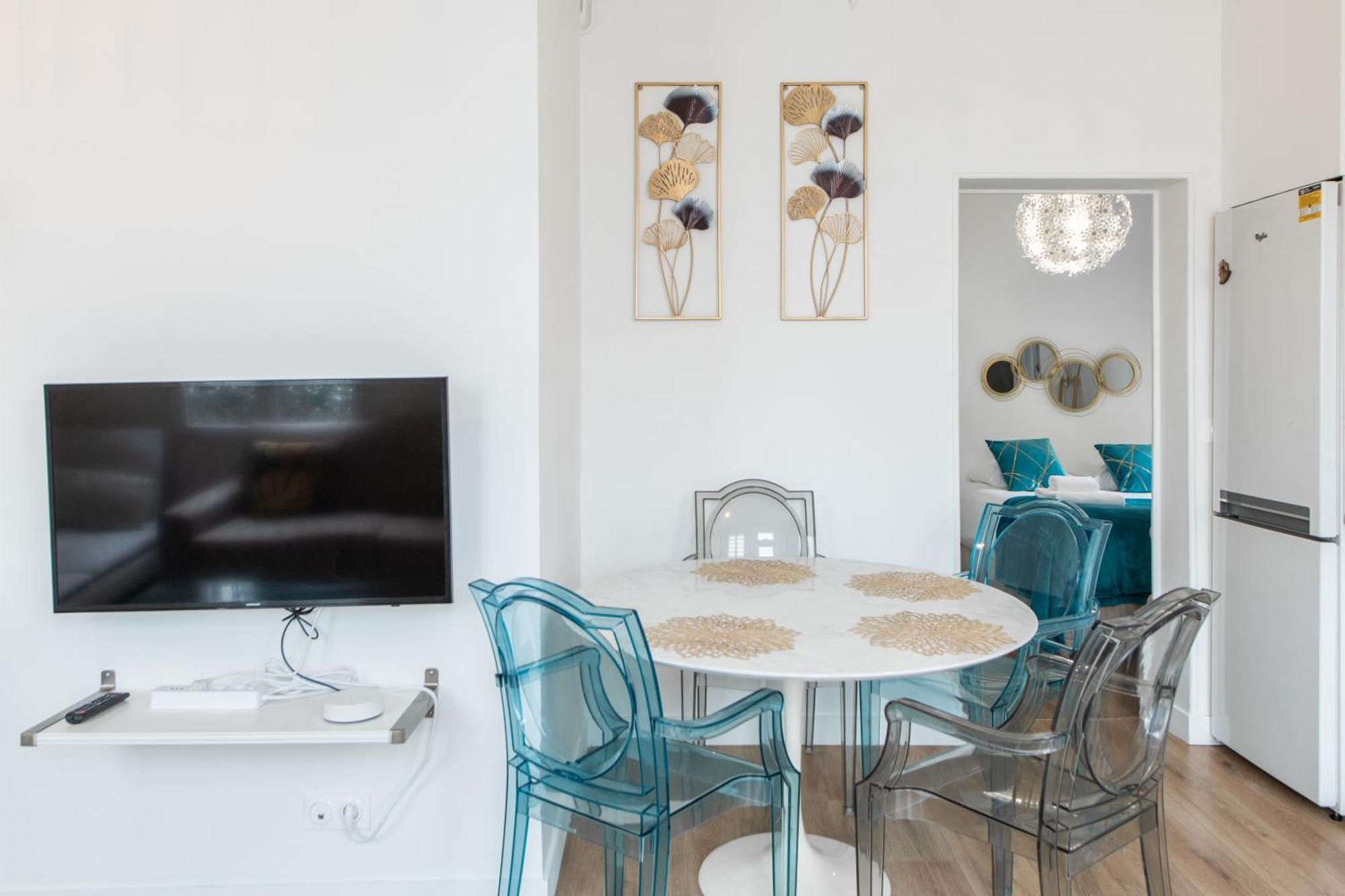 Spacious And Bright 2-Bedroom Large Apartment Very Close To Paris - Near Metro Булон Биянкур Екстериор снимка