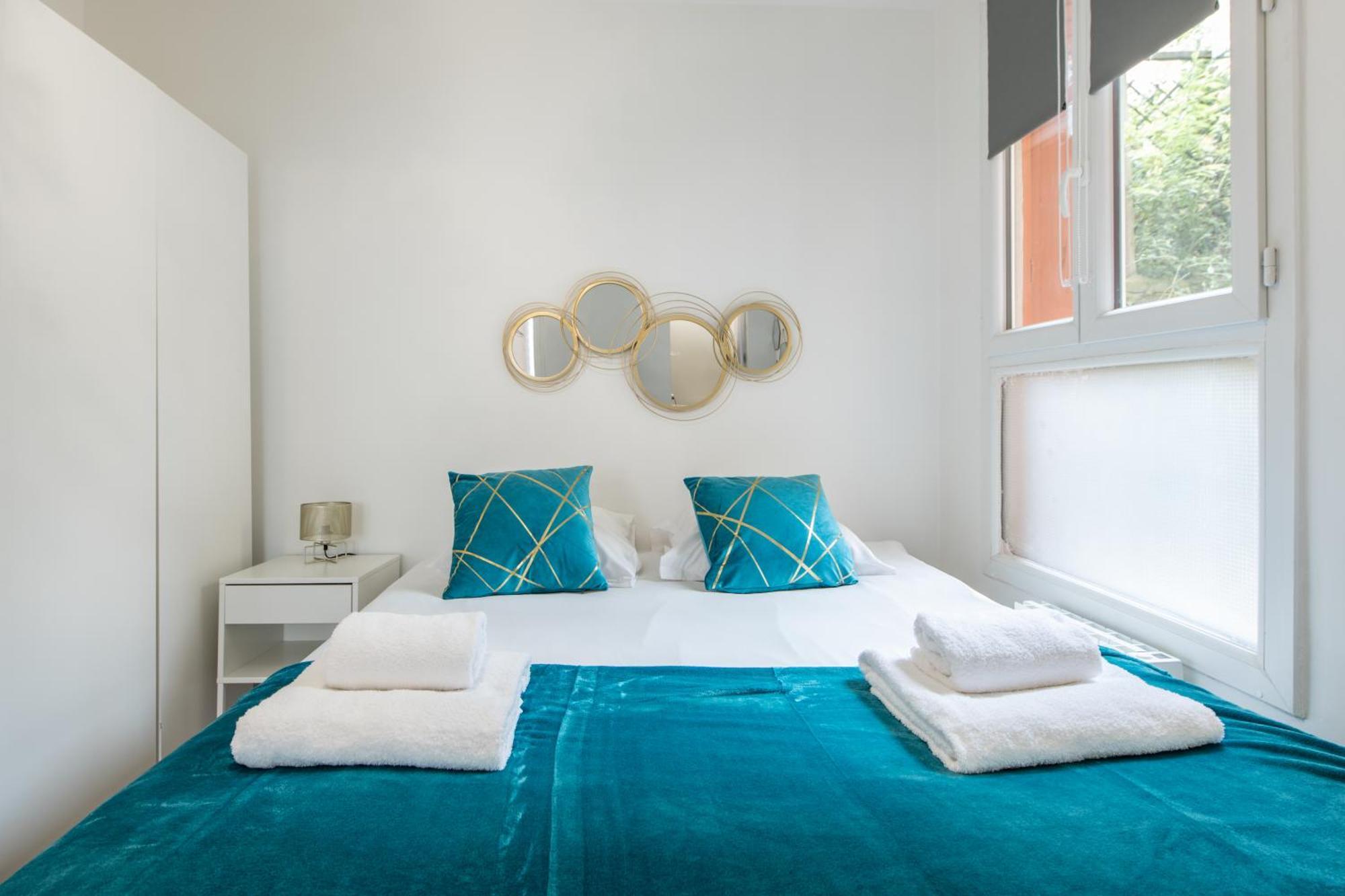 Spacious And Bright 2-Bedroom Large Apartment Very Close To Paris - Near Metro Булон Биянкур Екстериор снимка