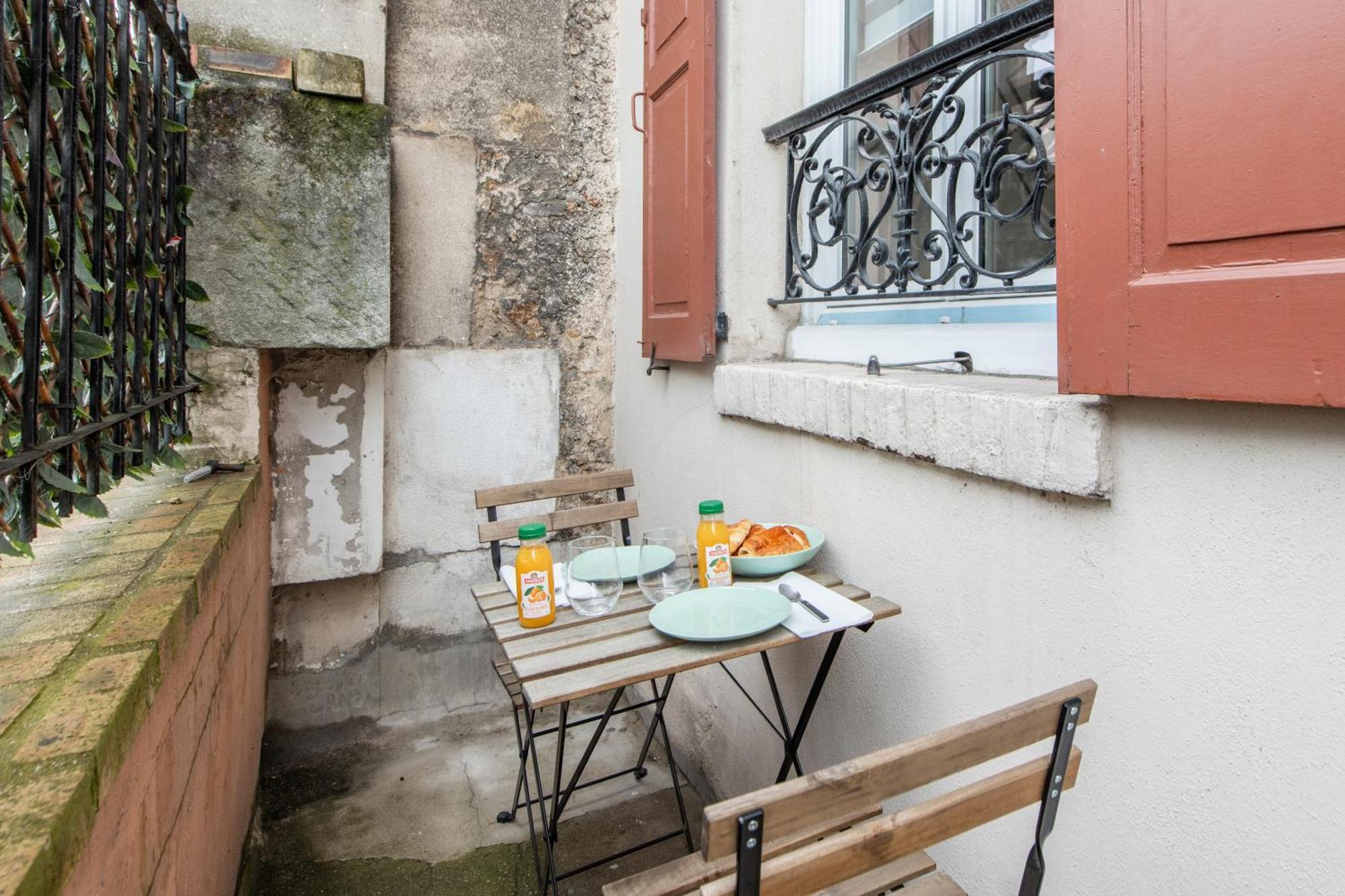 Spacious And Bright 2-Bedroom Large Apartment Very Close To Paris - Near Metro Булон Биянкур Екстериор снимка