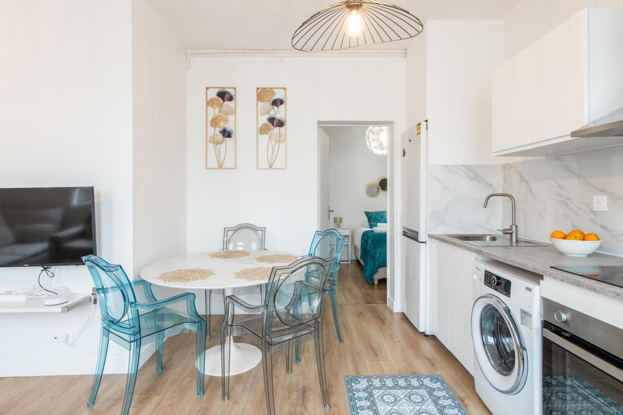 Spacious And Bright 2-Bedroom Large Apartment Very Close To Paris - Near Metro Булон Биянкур Екстериор снимка