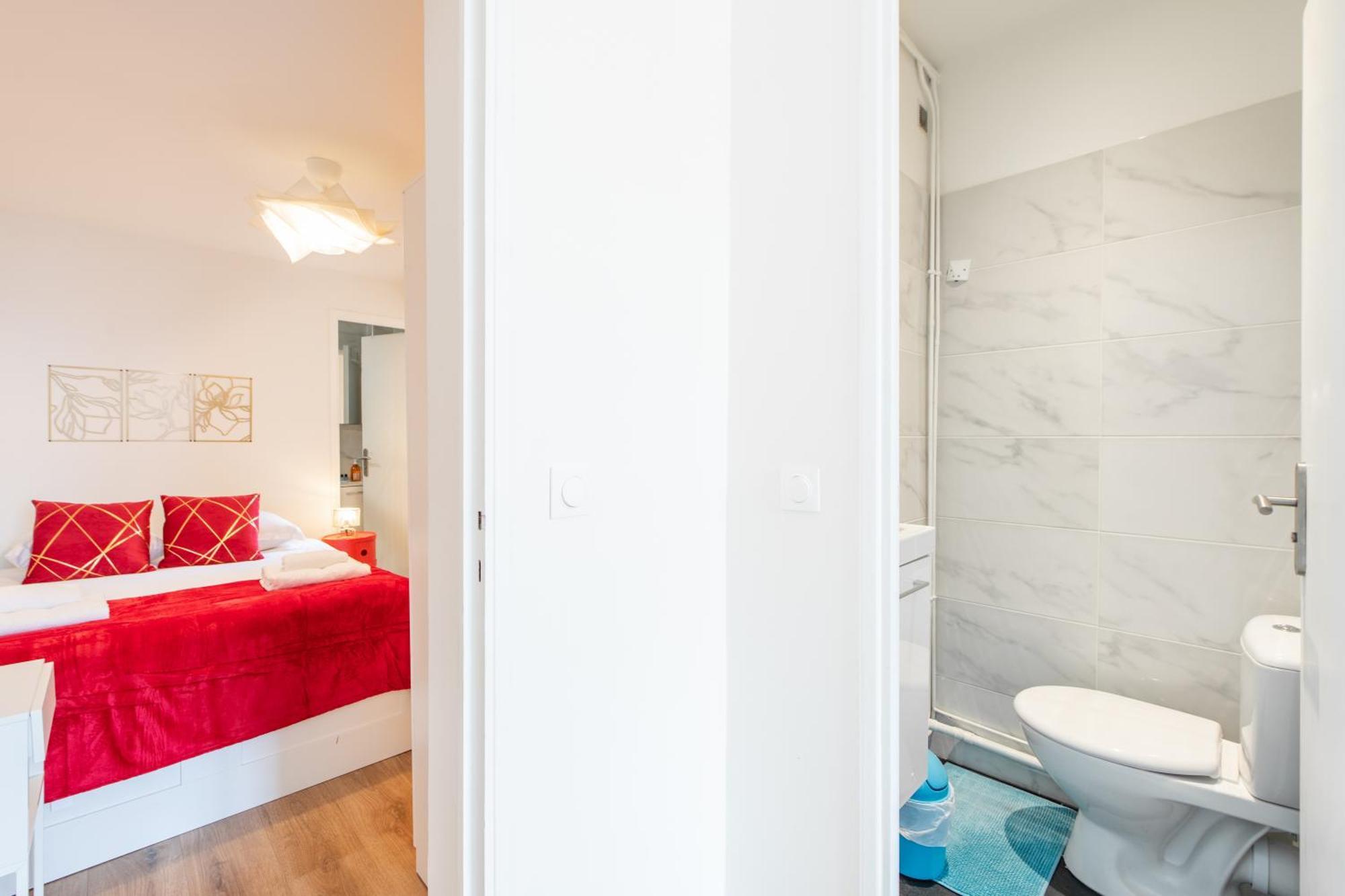 Spacious And Bright 2-Bedroom Large Apartment Very Close To Paris - Near Metro Булон Биянкур Екстериор снимка