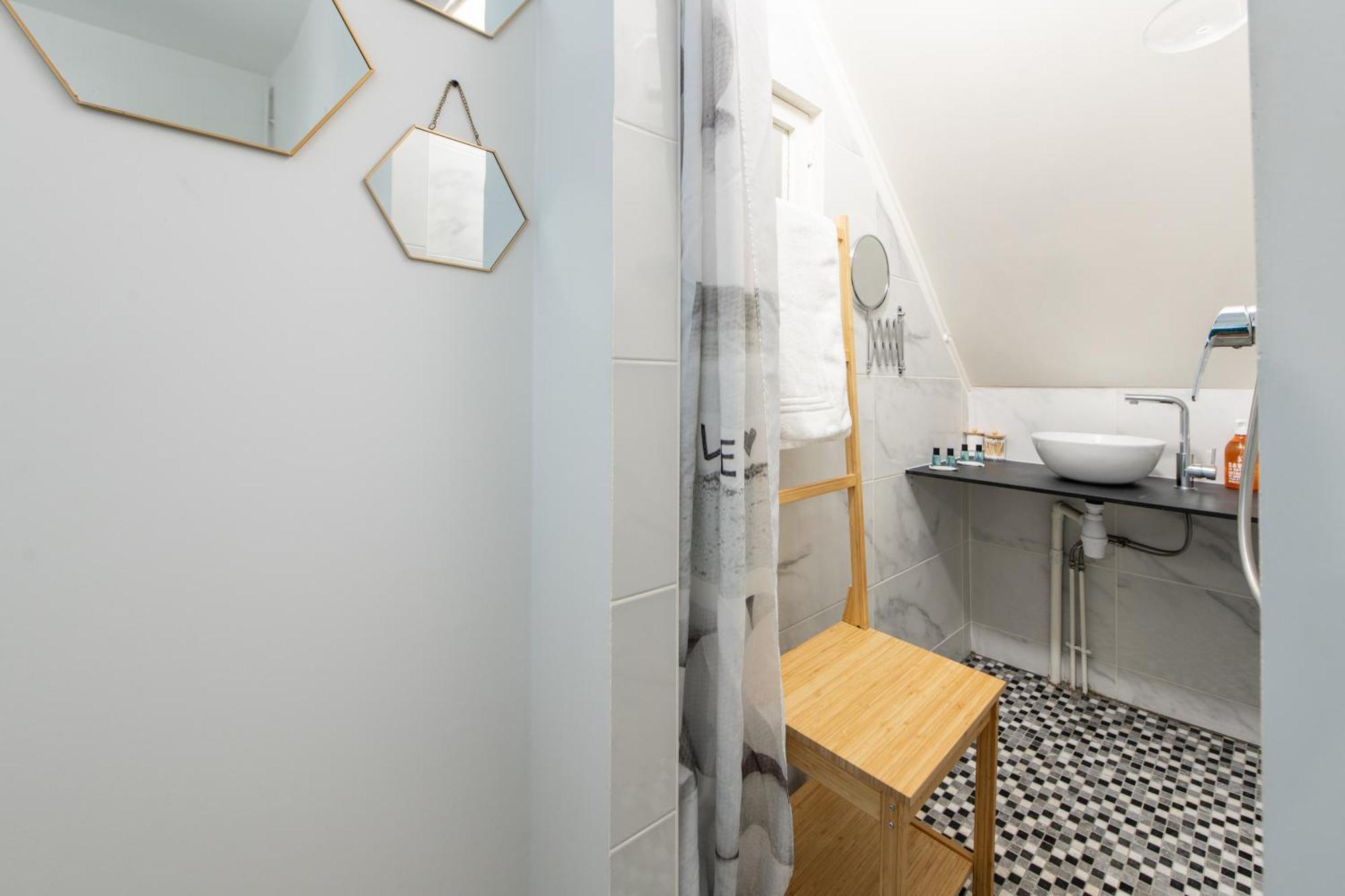 Spacious And Bright 2-Bedroom Large Apartment Very Close To Paris - Near Metro Булон Биянкур Екстериор снимка