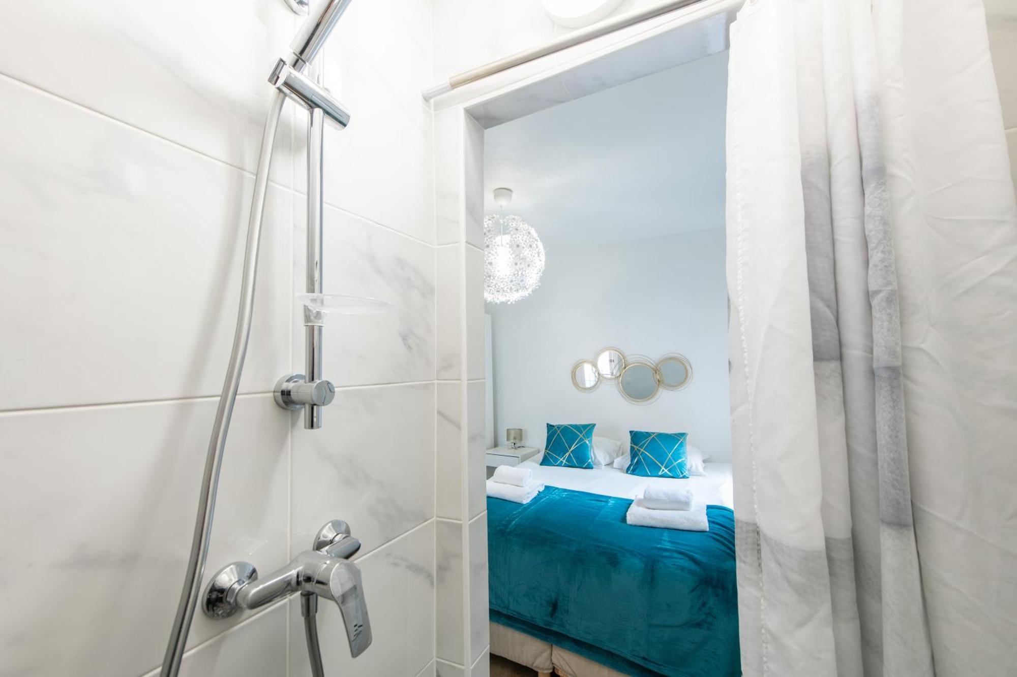 Spacious And Bright 2-Bedroom Large Apartment Very Close To Paris - Near Metro Булон Биянкур Екстериор снимка