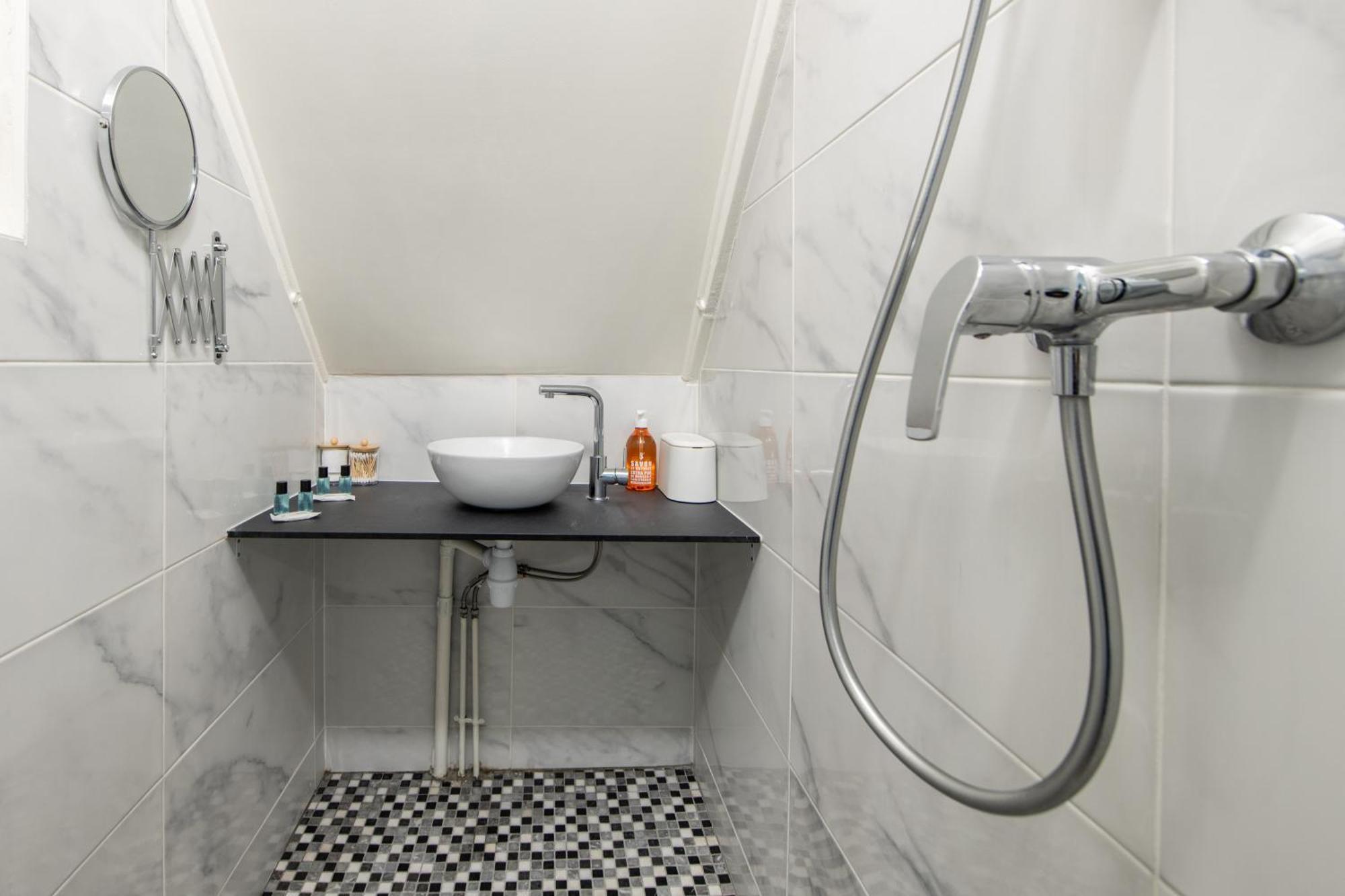 Spacious And Bright 2-Bedroom Large Apartment Very Close To Paris - Near Metro Булон Биянкур Екстериор снимка