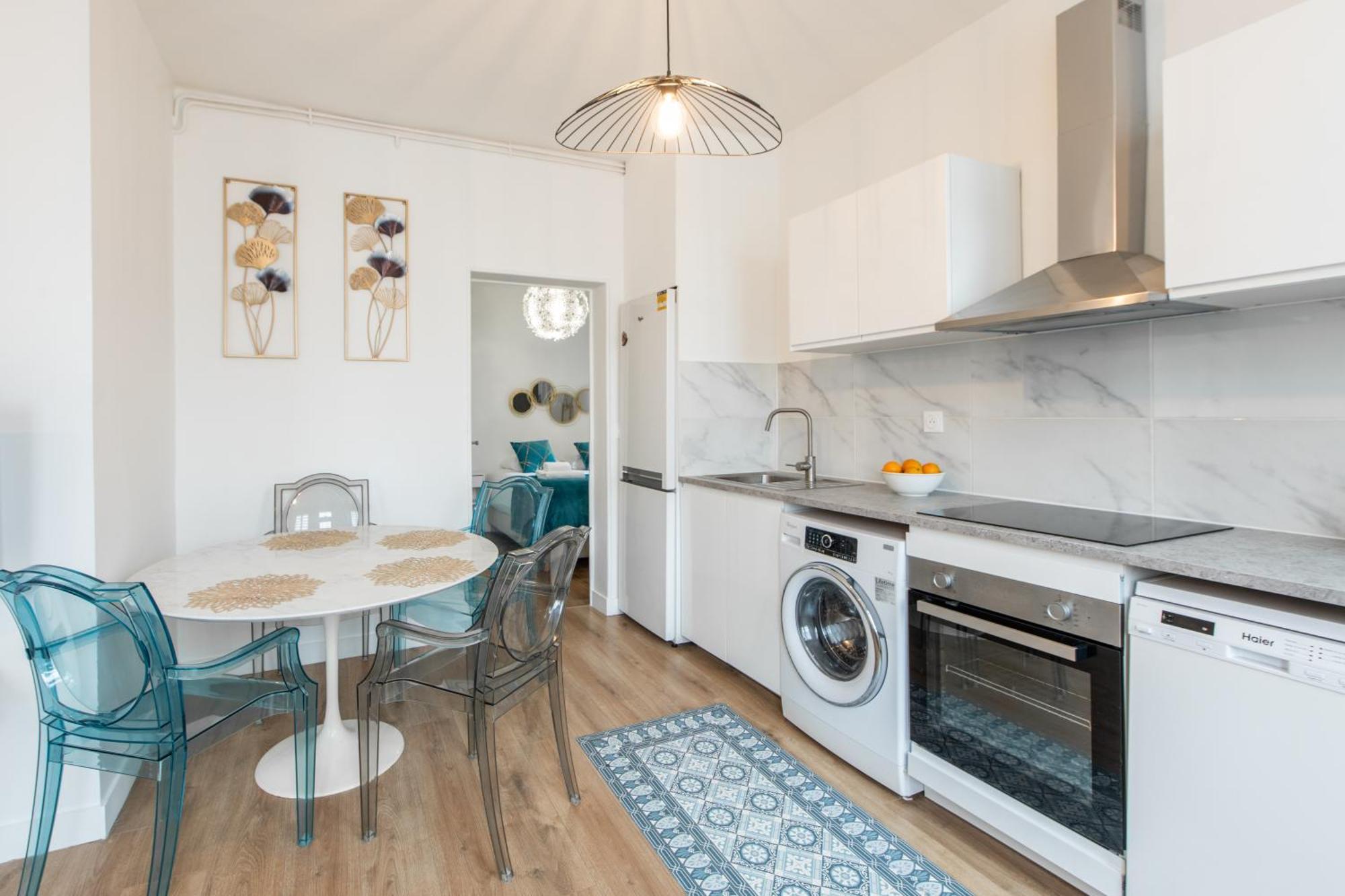 Spacious And Bright 2-Bedroom Large Apartment Very Close To Paris - Near Metro Булон Биянкур Екстериор снимка